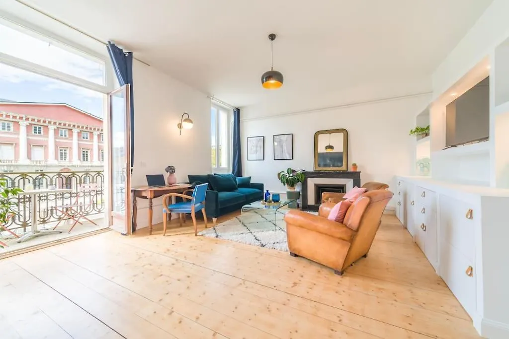 Apartment Standing Et Confort, Emplacement Ideal Centre Ville, Vue Magnifique Chambery France