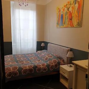 https://appartement-intra-muros-climatise-8-personnes.fr-provencehotel.com