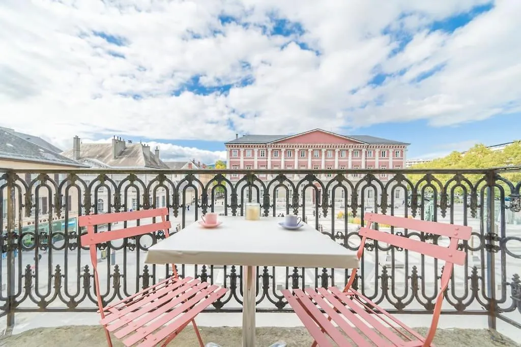 Standing Et Confort, Emplacement Ideal Centre Ville, Vue Magnifique Chambéry Apartment
